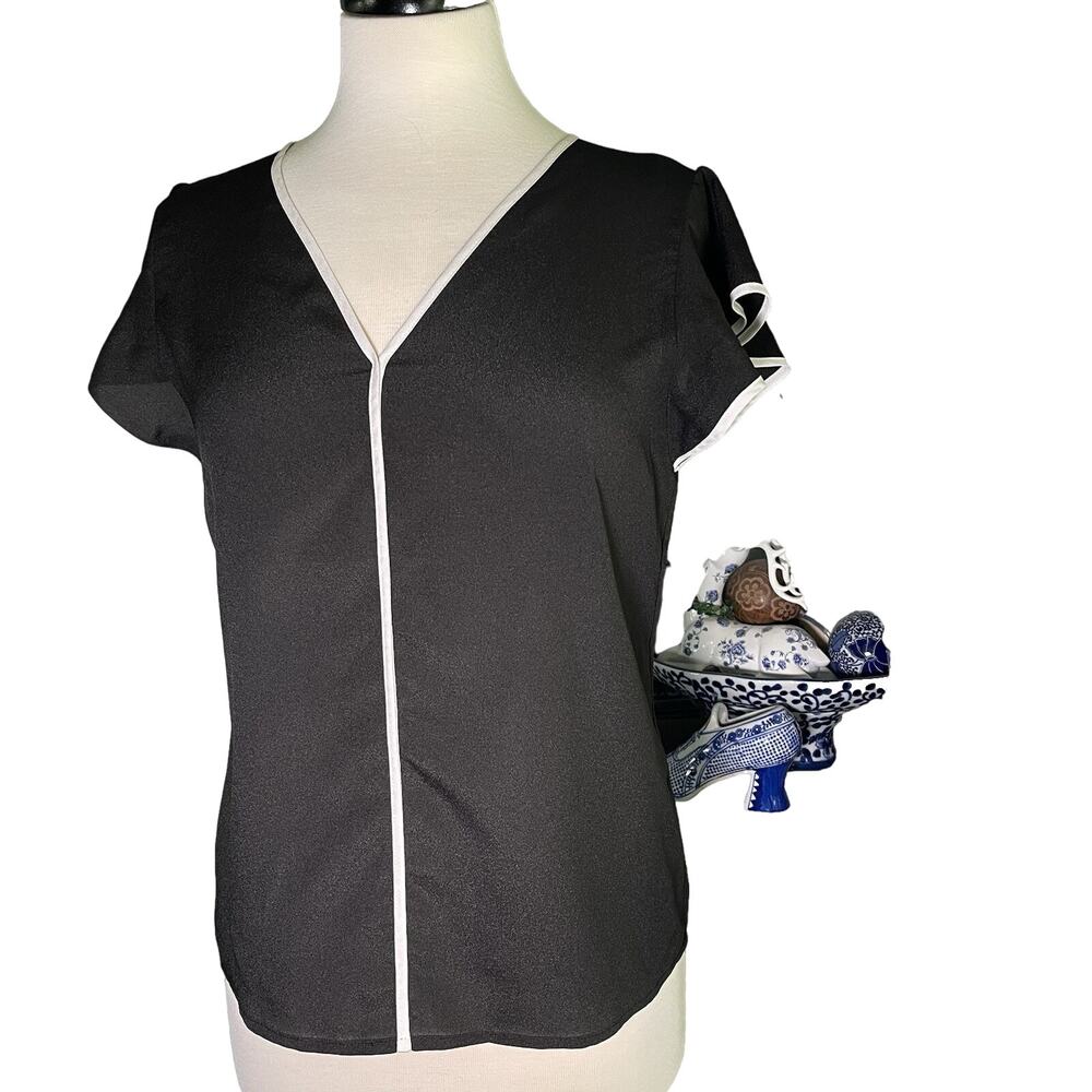 Calvin Klein Tops V-Neck Contrast Piping Sleeveless Blouse, Size S